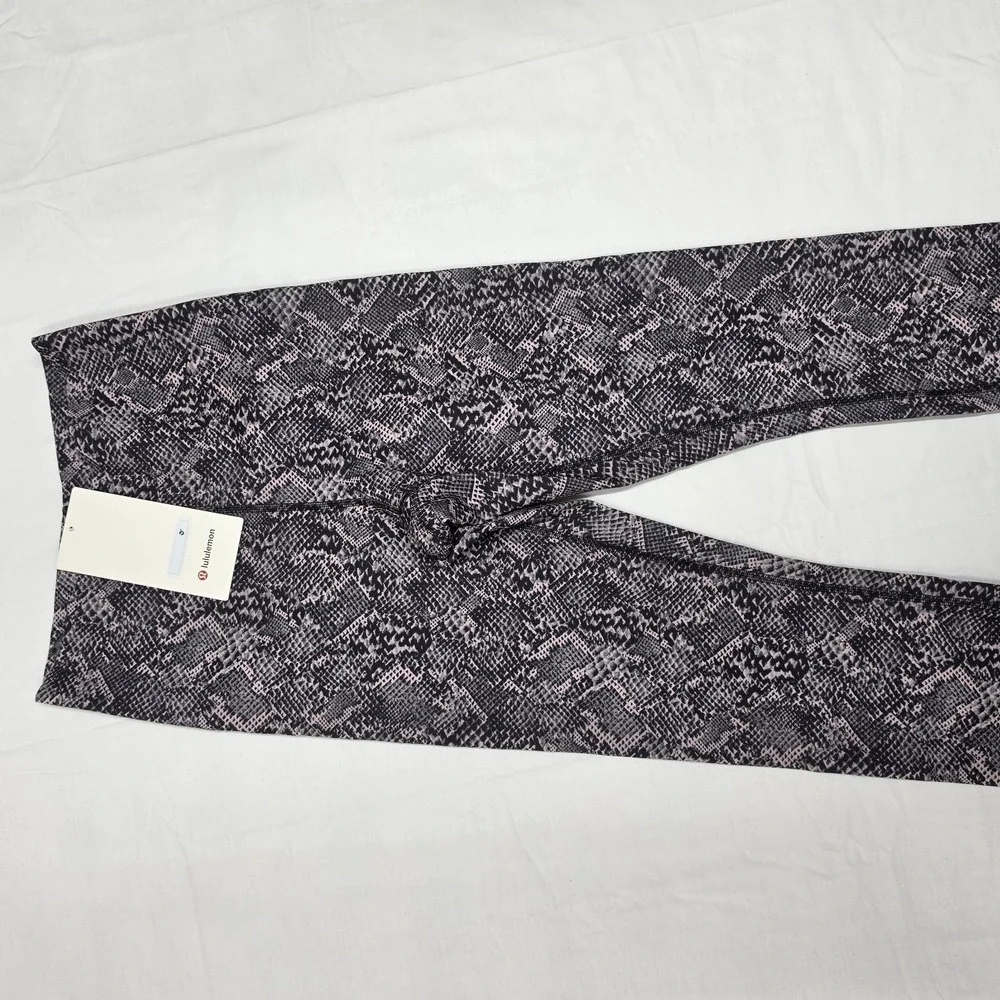 Lululemon Glow Up Tight SHR 28